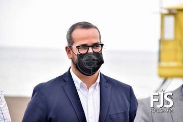 Izado de la bandera azul en Melenara/TA.